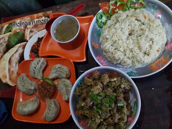Momos N More